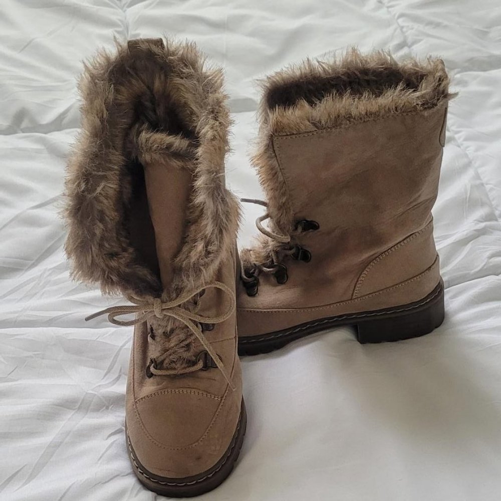 Bass beige faux fur lined boots - size 5.5 - Picture 5 of 14